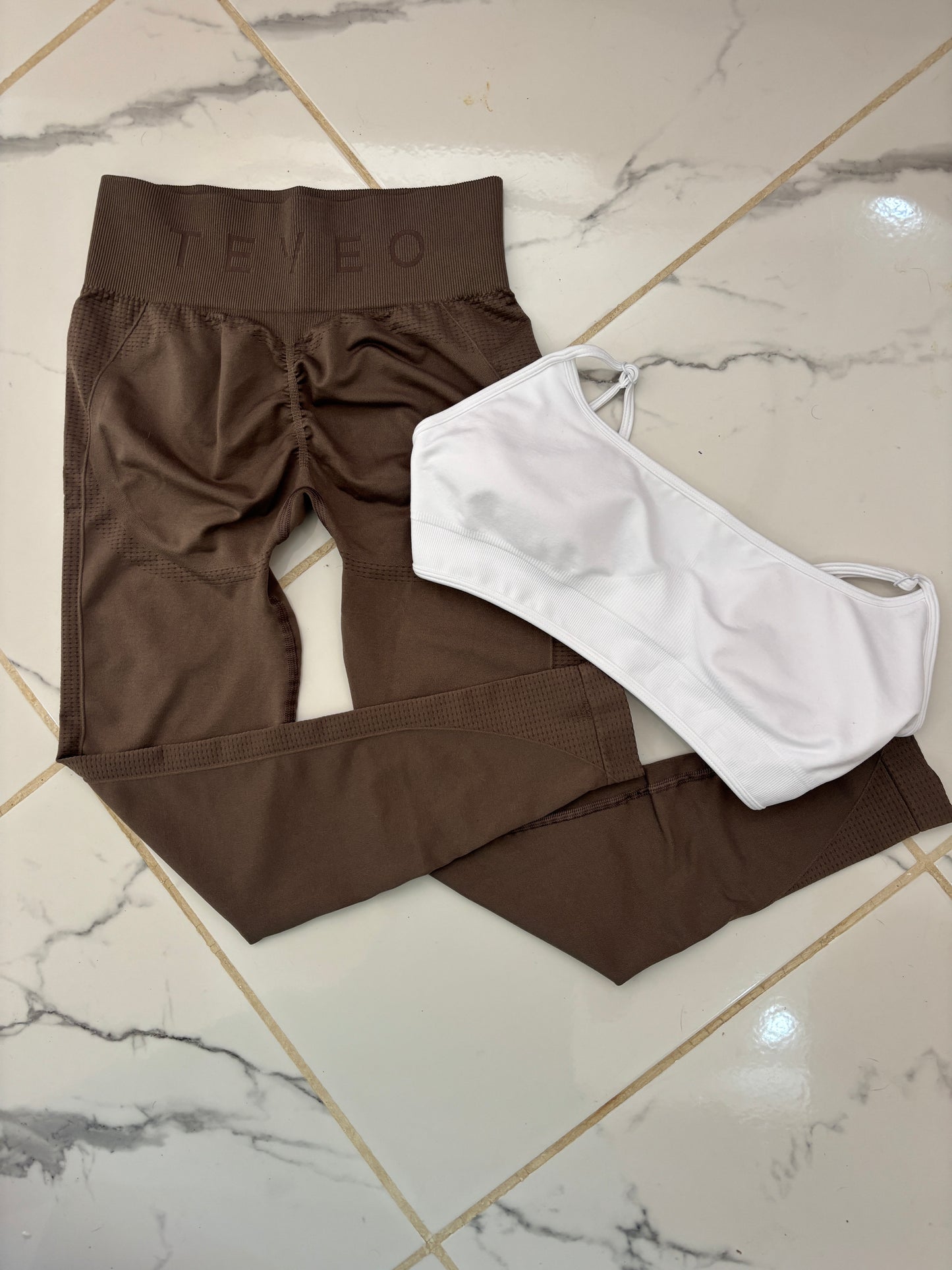 Teveo Backless Bra Legging Set