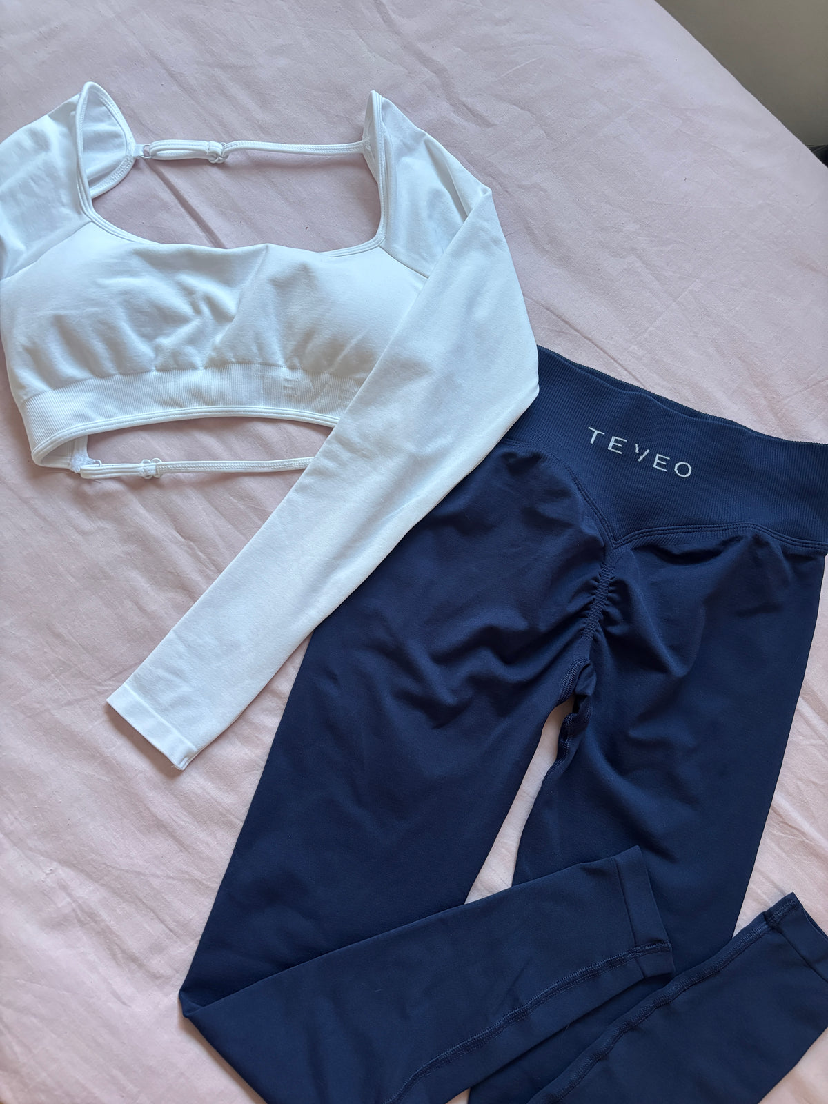 Teveo Backless Bra Legging Set