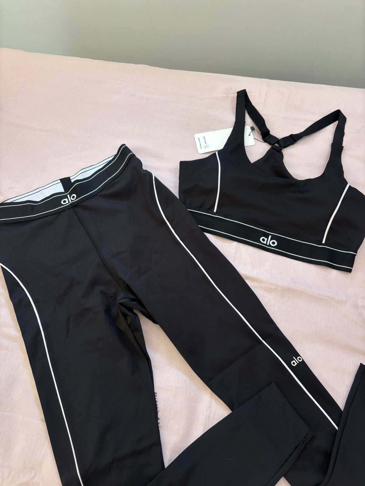 Alo Yoga Set